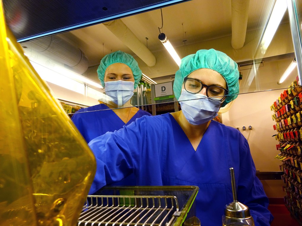 Anna und Julia, Tierpflegerinnen