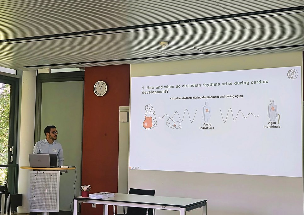 Dr. Pieterjan Dierickx, Forschungsgruppenleiter am MPI referiert über die Auswirkungen der Inneren Uhr auf die Entstehung von Herz-Kreislauf-Erkrankungen. Foto: MPI