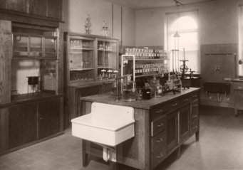 Room for physical examinations Room for physical examinations